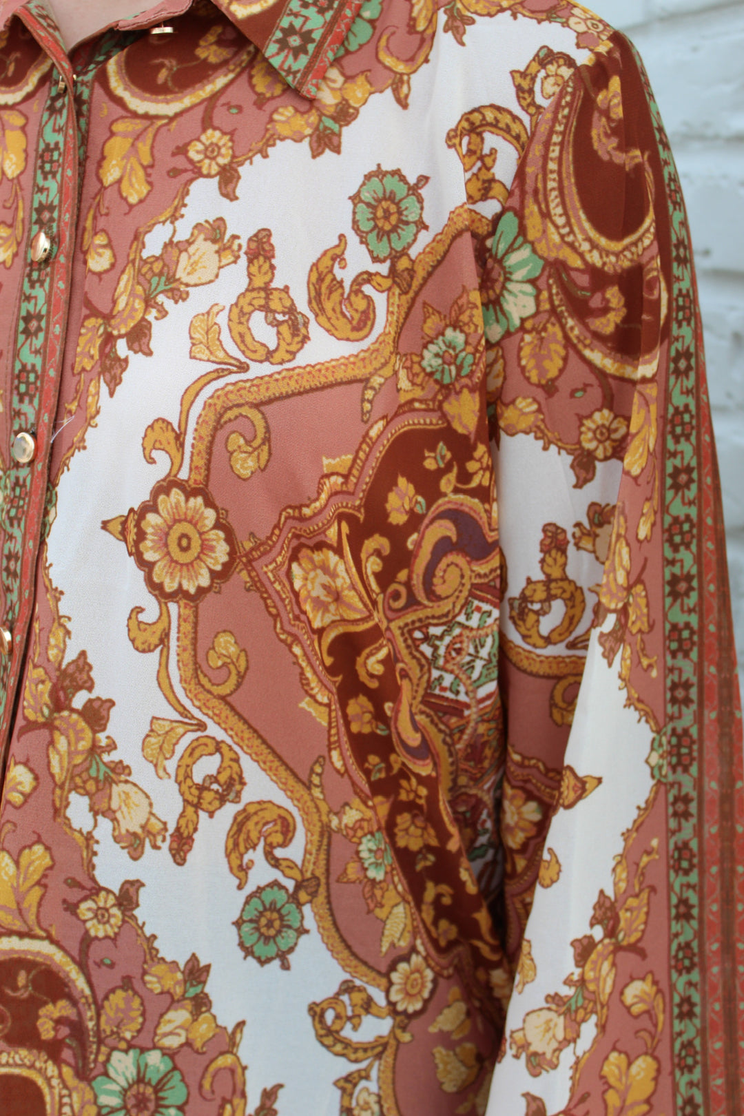 PRETTY IN PAISLEY LONG SLEEVE BUTTON UP TOP