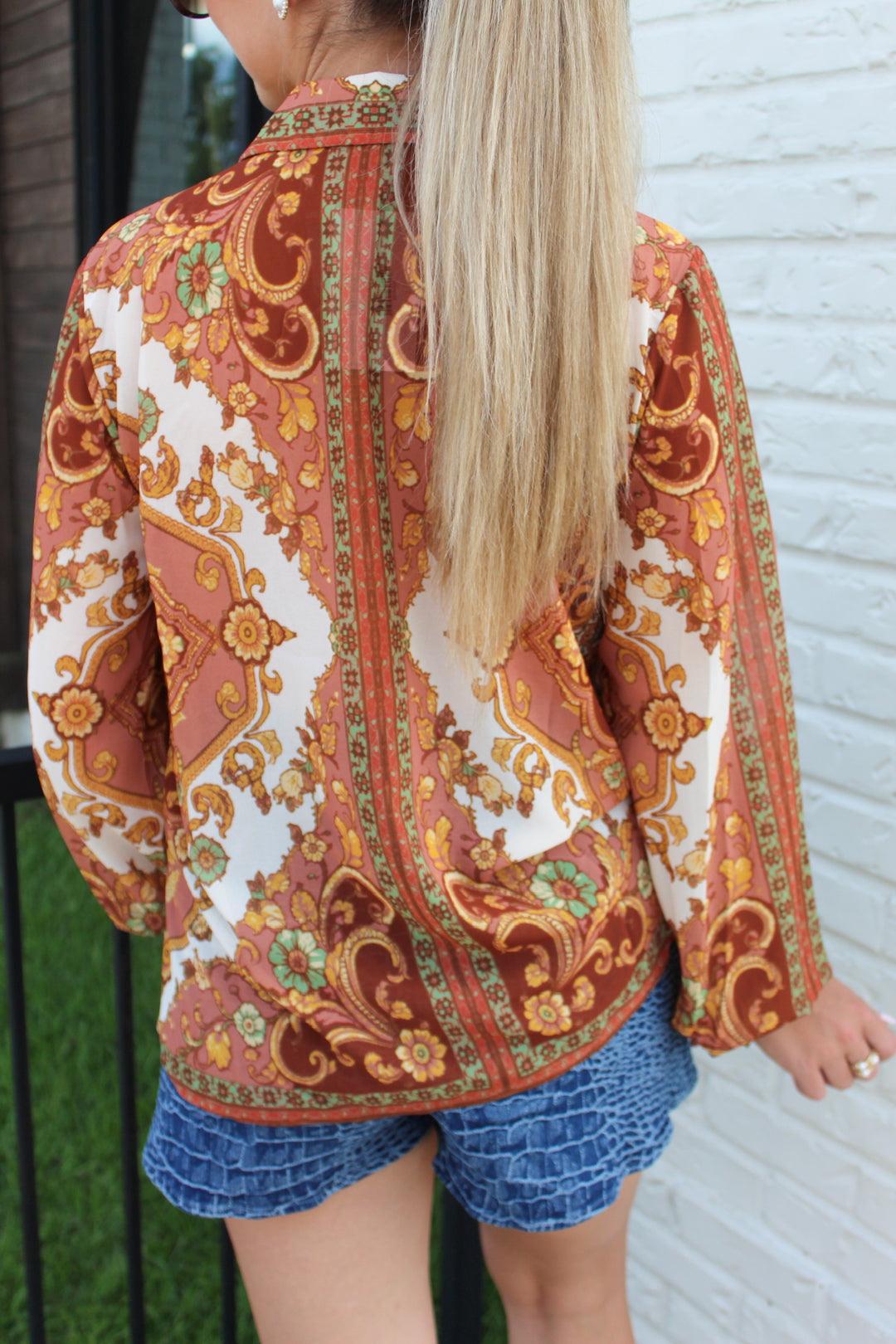PRETTY IN PAISLEY LONG SLEEVE BUTTON UP TOP