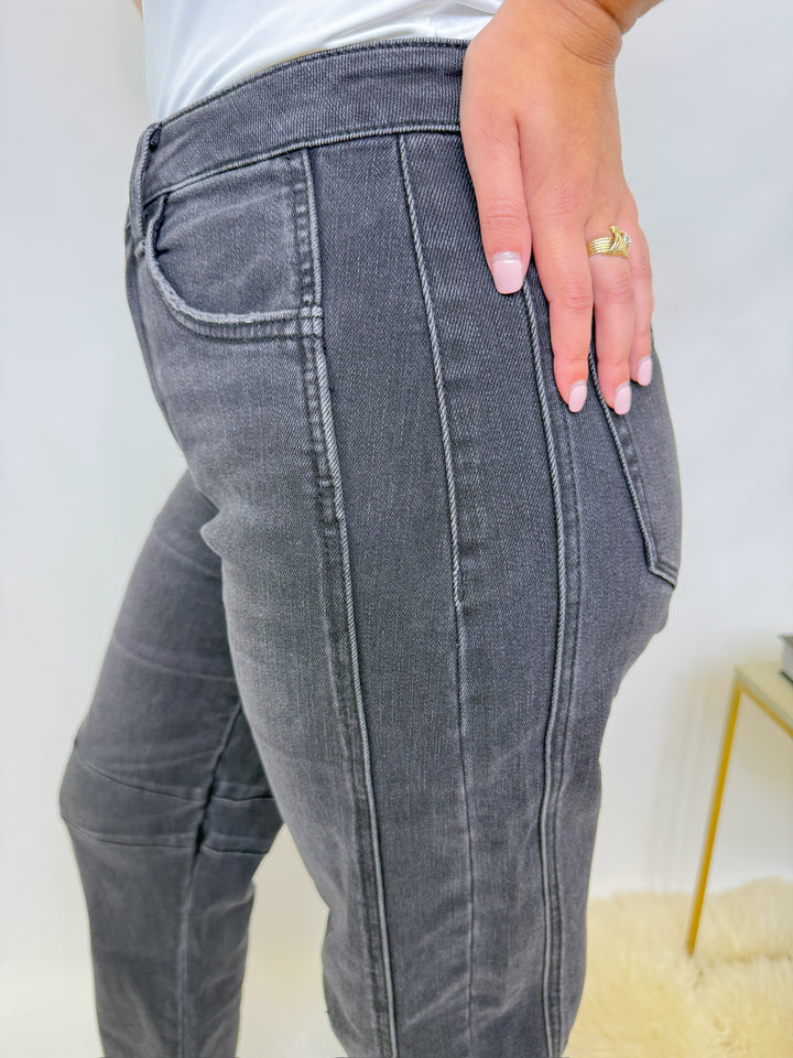 BLACKOUT BARREL JEANS