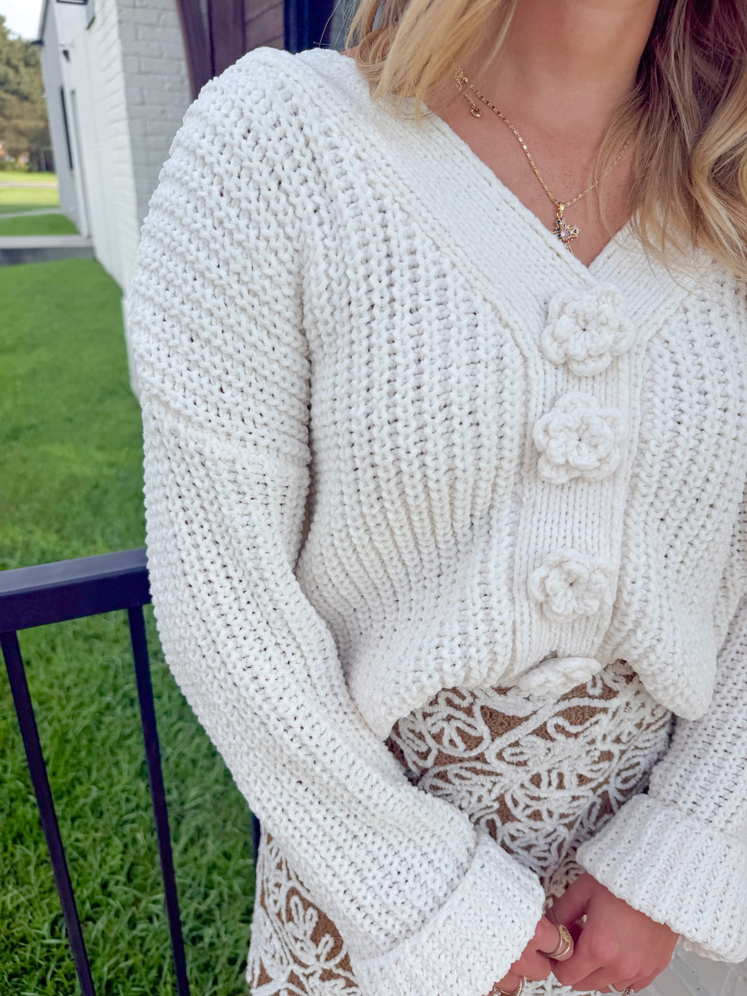 THE DARLING CREAM BUTTON DOWN CARDIGAN