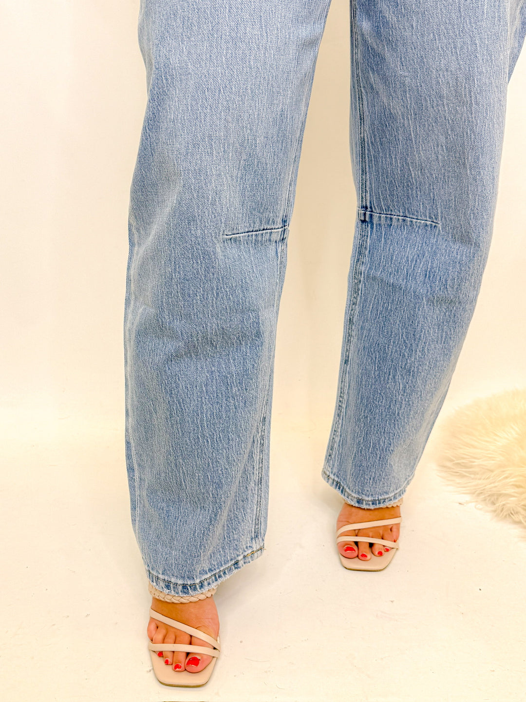 TRUE FORM BARREL JEAN