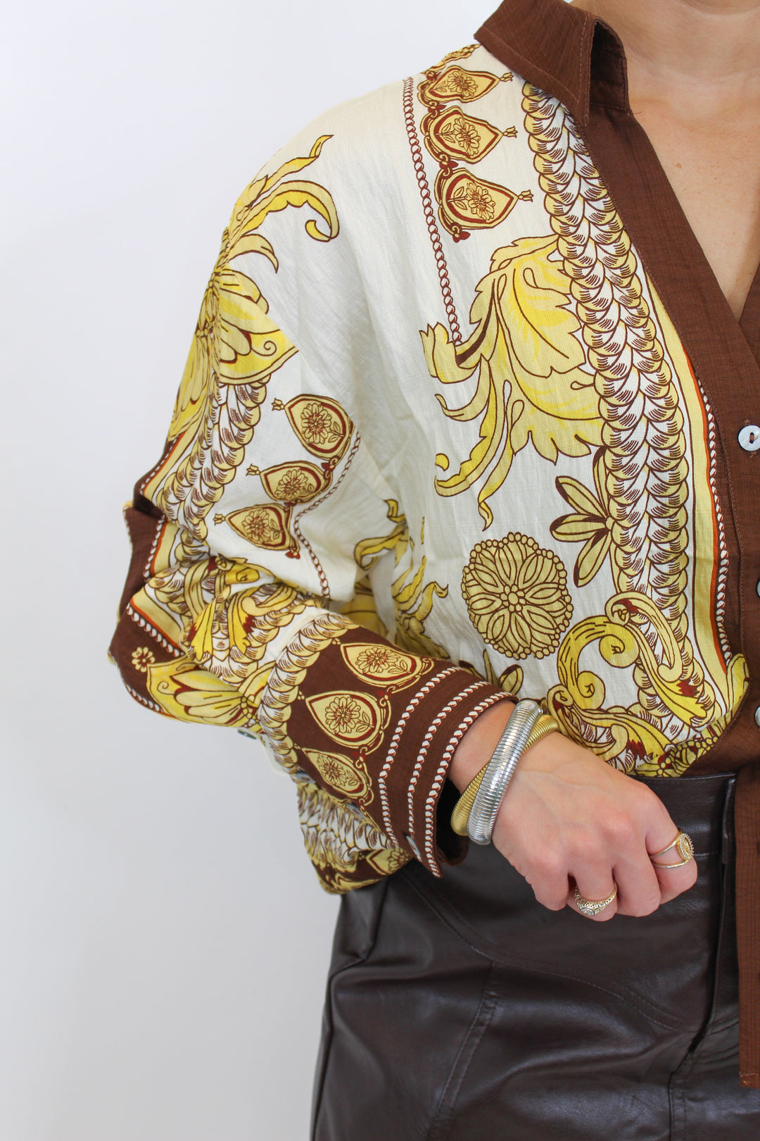 MAPLE COLLARED BUTTON DOWN TOP