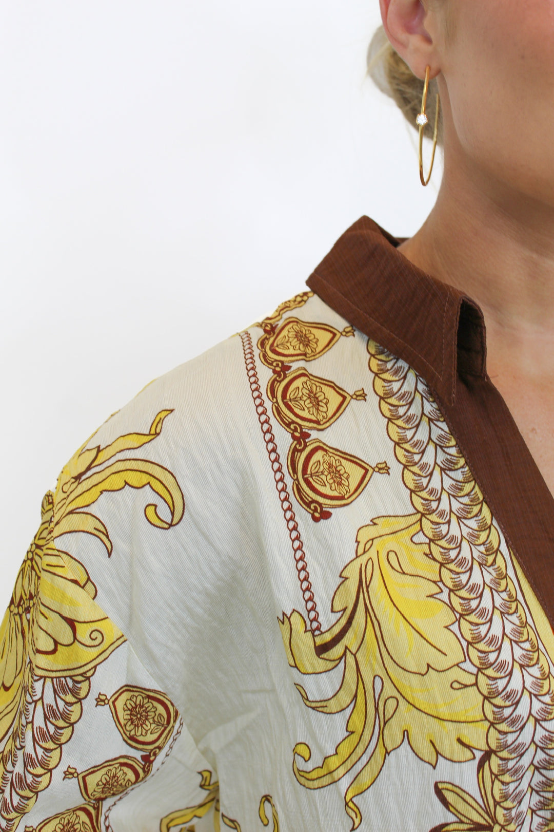 MAPLE COLLARED BUTTON DOWN TOP