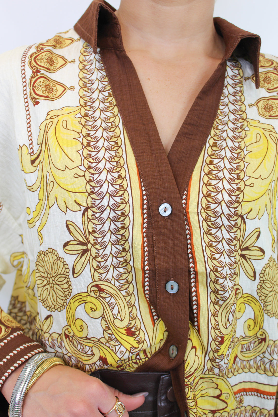 MAPLE COLLARED BUTTON DOWN TOP