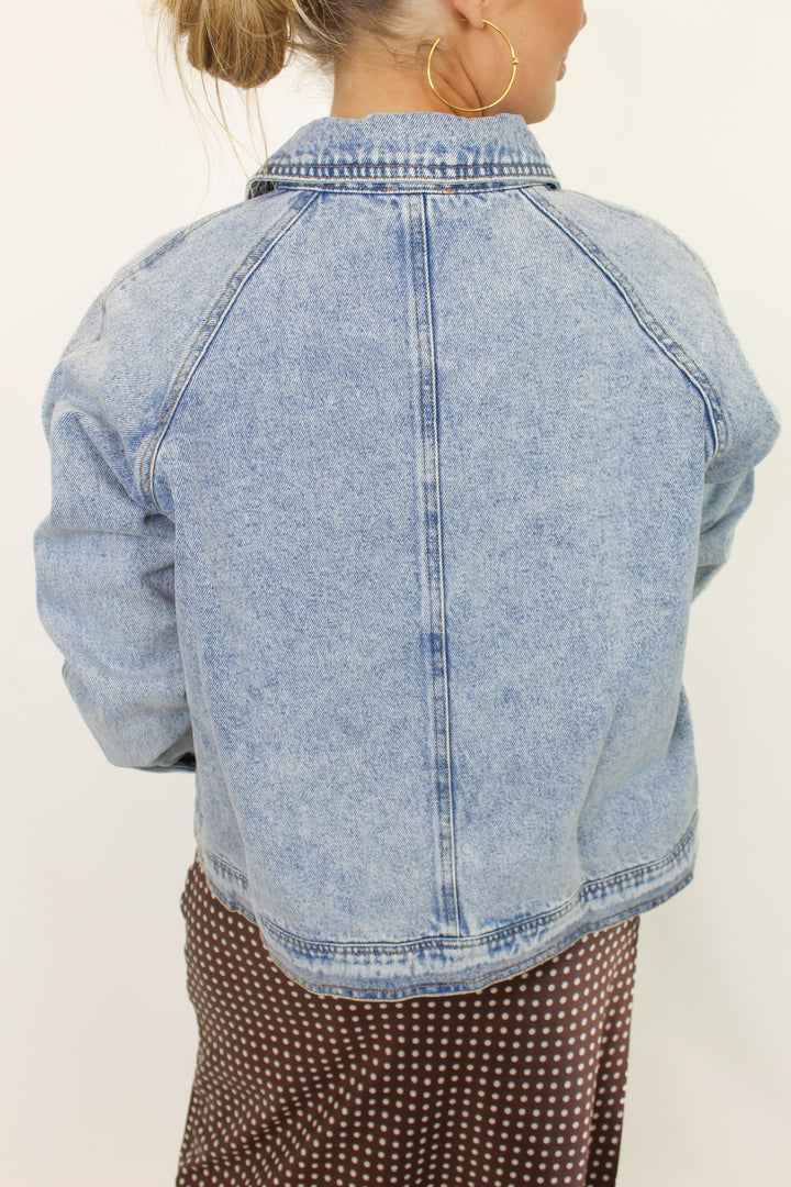 THE JEAN SCENE LIGHT WASH DENIM JACKET