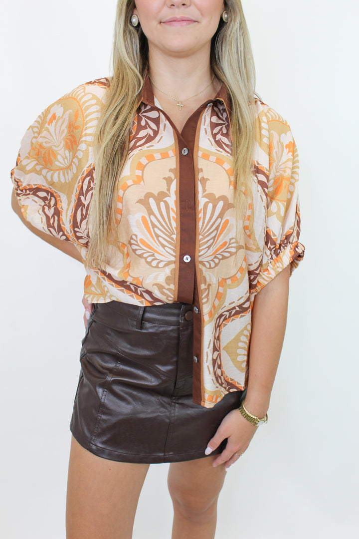 AMBER BUTTON DOWN SHORT SLEEVE TOP
