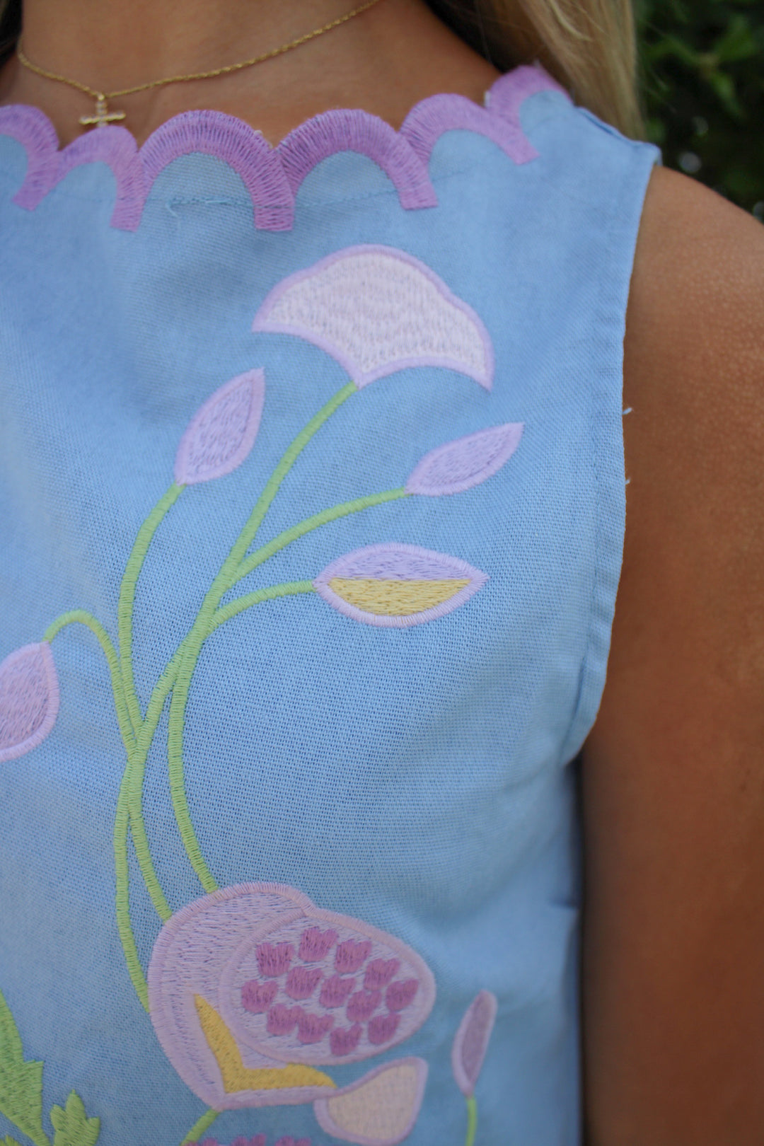 BRANDI EMBROIDERED SCALLOPED TANK