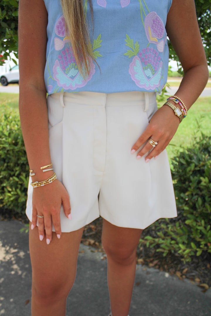 THE BLAKELY FLOWY WHITE DRESS SHORTS