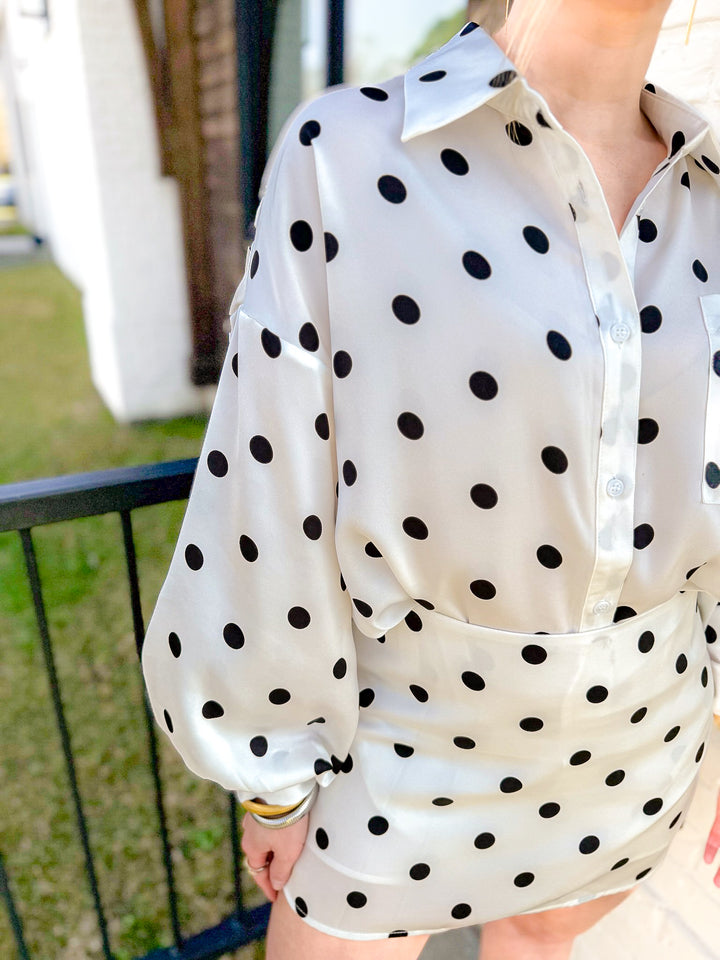 CONFIDENTLY CLASSIC SET TOP