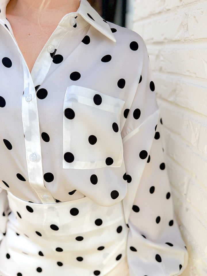 CONFIDENTLY CLASSIC SET TOP