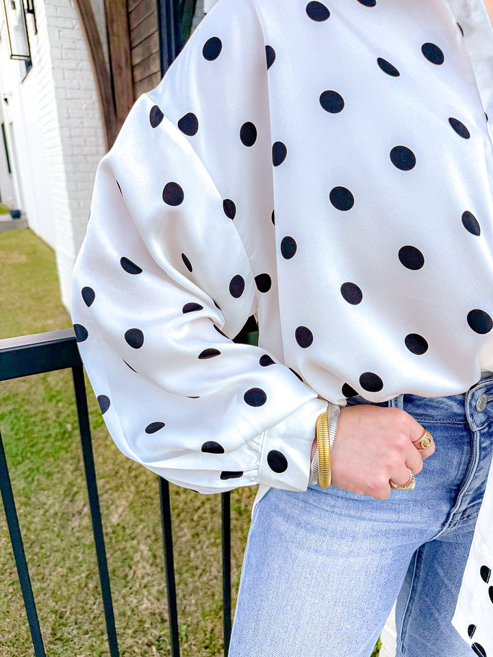 CONFIDENTLY CLASSIC SET TOP