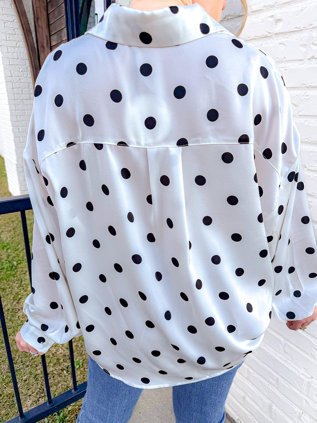 CONFIDENTLY CLASSIC SET TOP