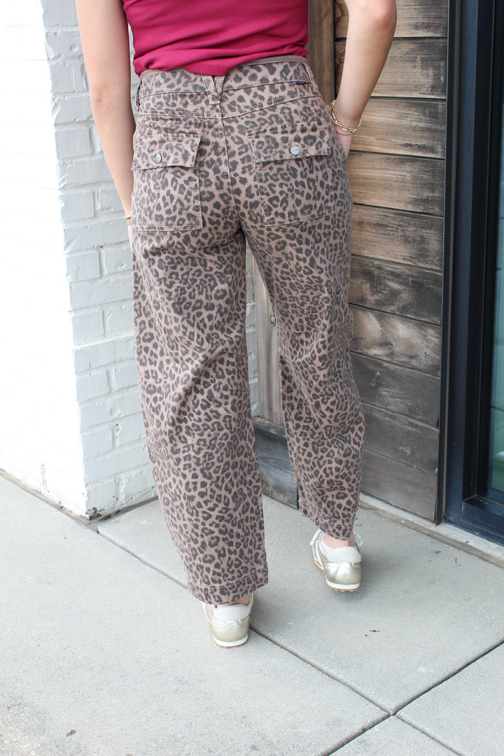 THE DAKOTA LEOPARD BARREL JEANS