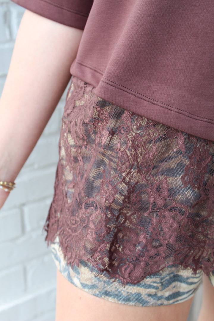 THE FINISHING TOUCH LACE LINED TEE