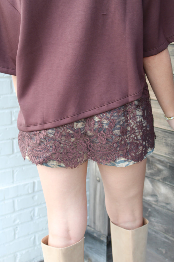 THE FINISHING TOUCH LACE LINED TEE
