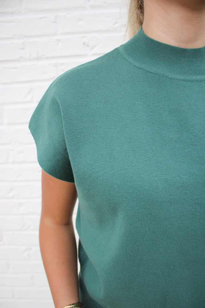 MARLOW SLEEVELESS KNIT TOP