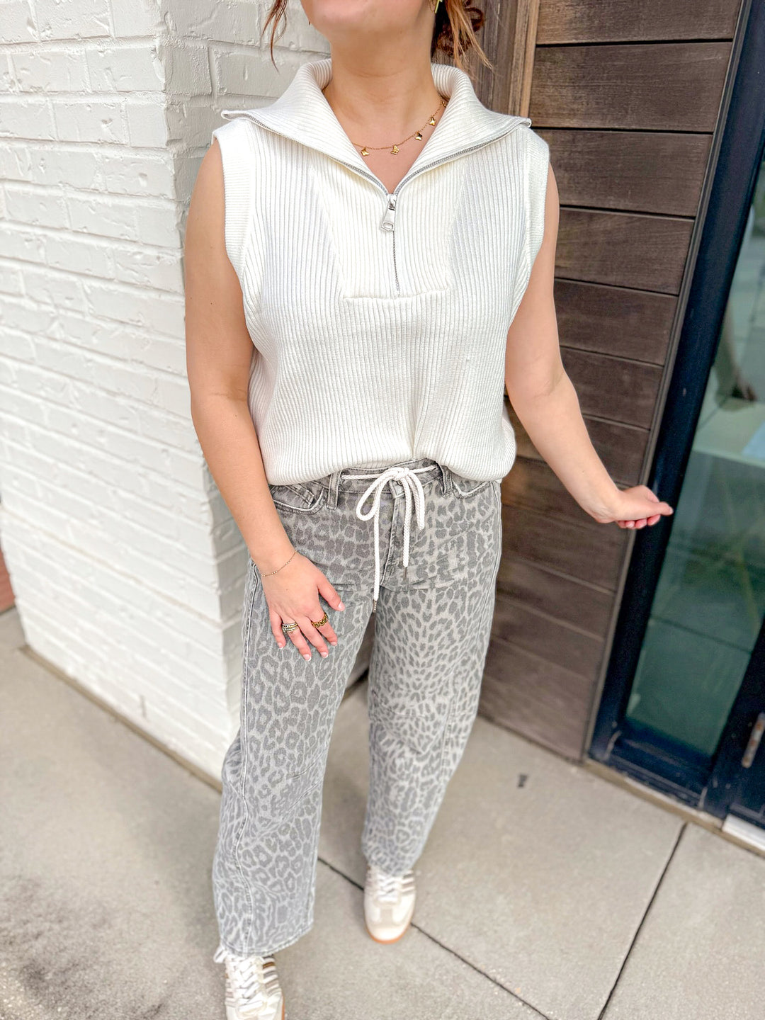 EFFORTLESS SLEEVELESS PULLOVER