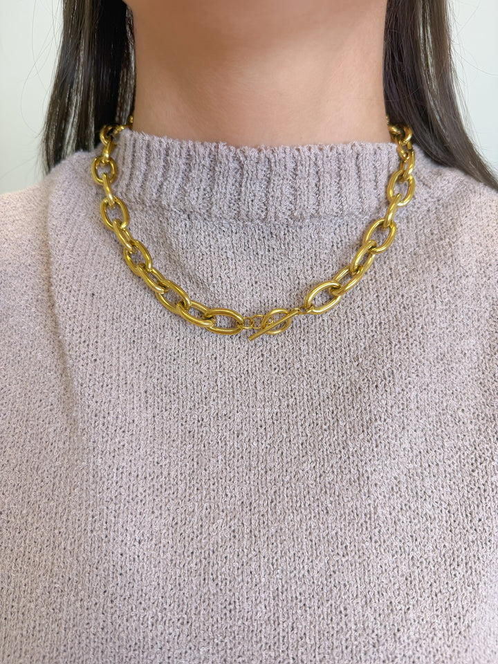 GOLD CHAIN NECKLACE