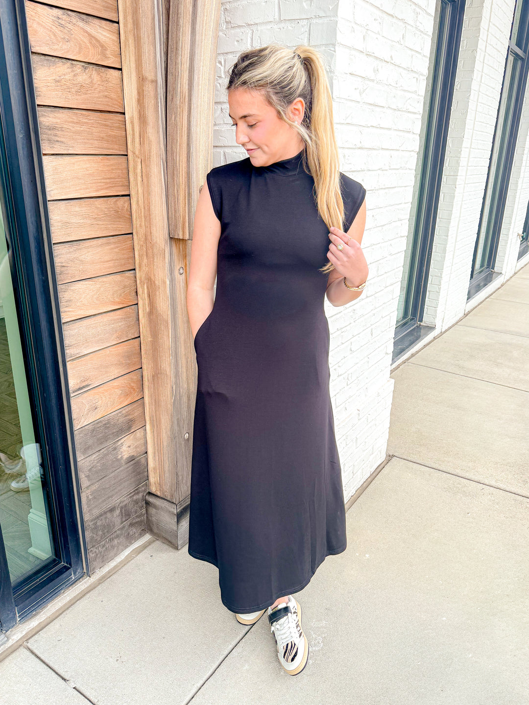 THE SIGNATURE MIDI DRESS