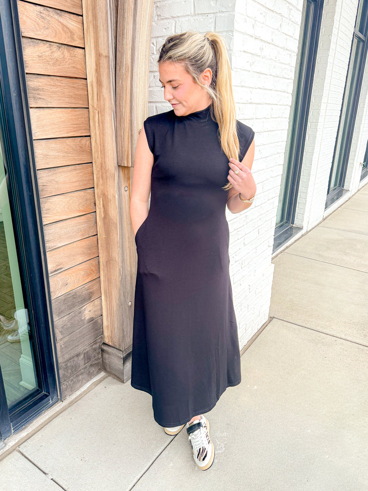 THE SIGNATURE MIDI DRESS