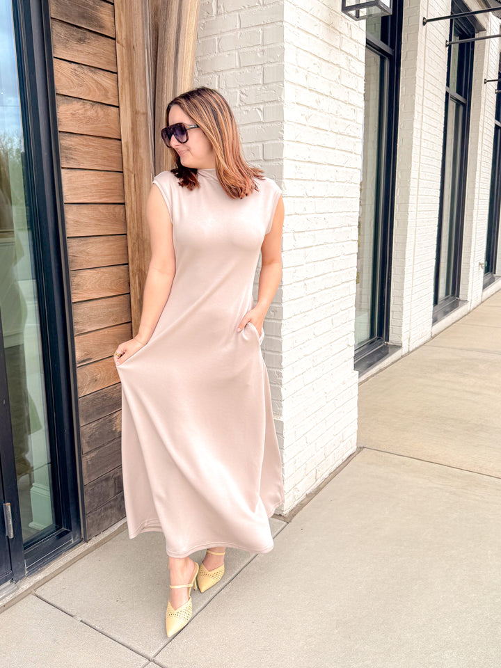 THE SIGNATURE MIDI DRESS