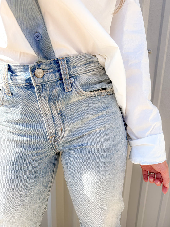 LEXI MID RISE BOWED STRAIGHT LEG JEAN