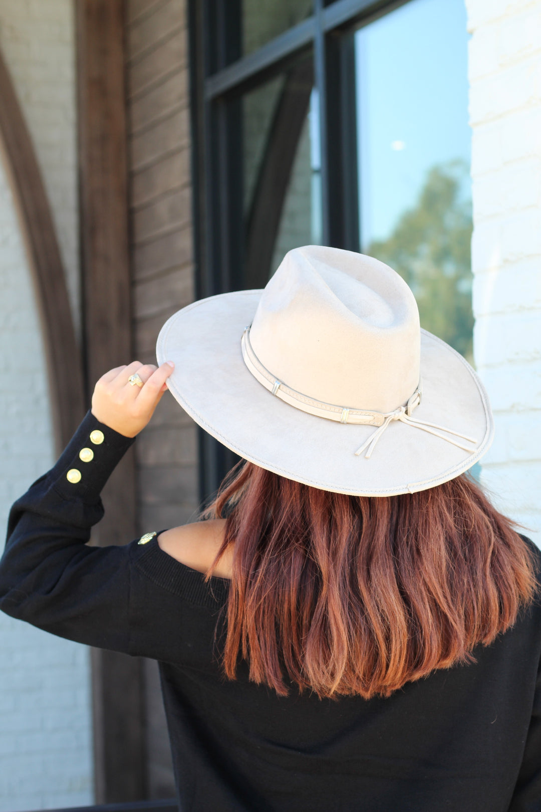 THE SIGNATURE IVORY BELTED BAND FEDORA