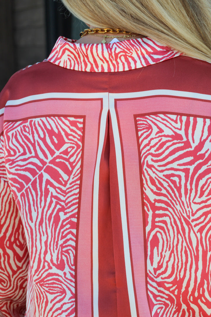 PRETTY LITTLE TIGER PRINT BUTTON DOWN TOP