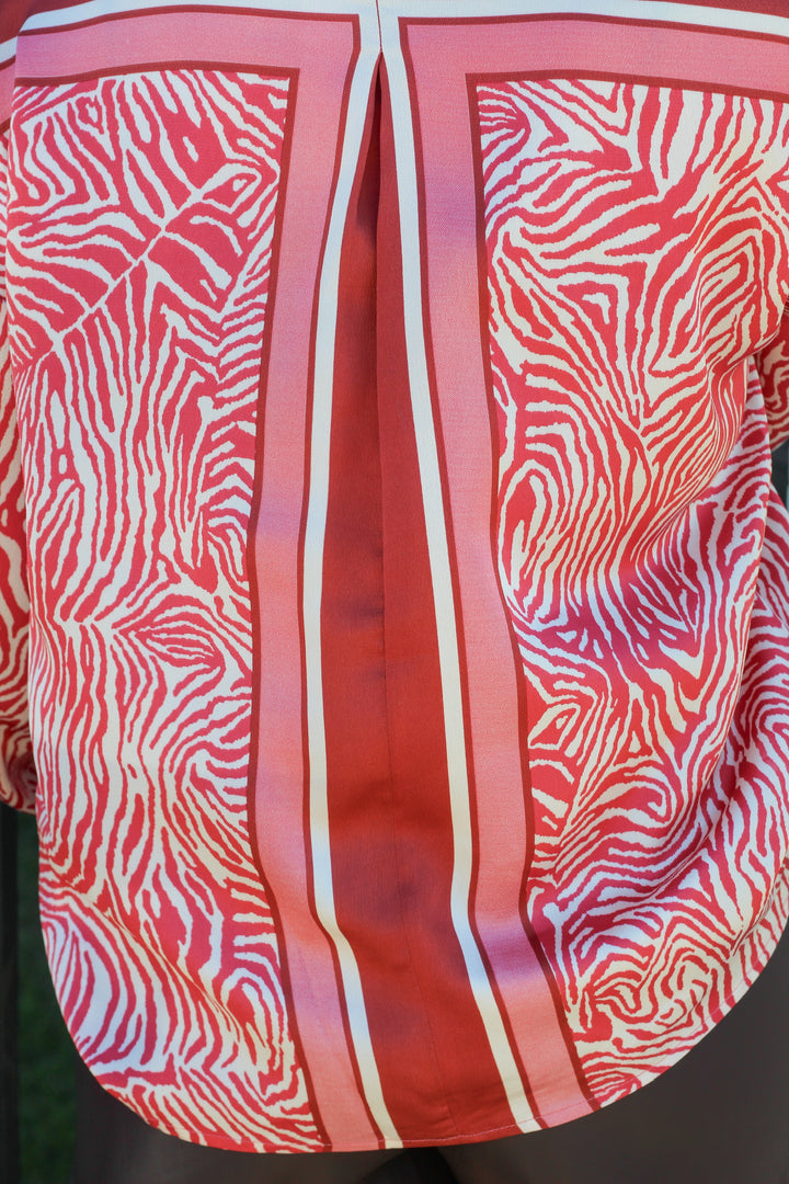 PRETTY LITTLE TIGER PRINT BUTTON DOWN TOP