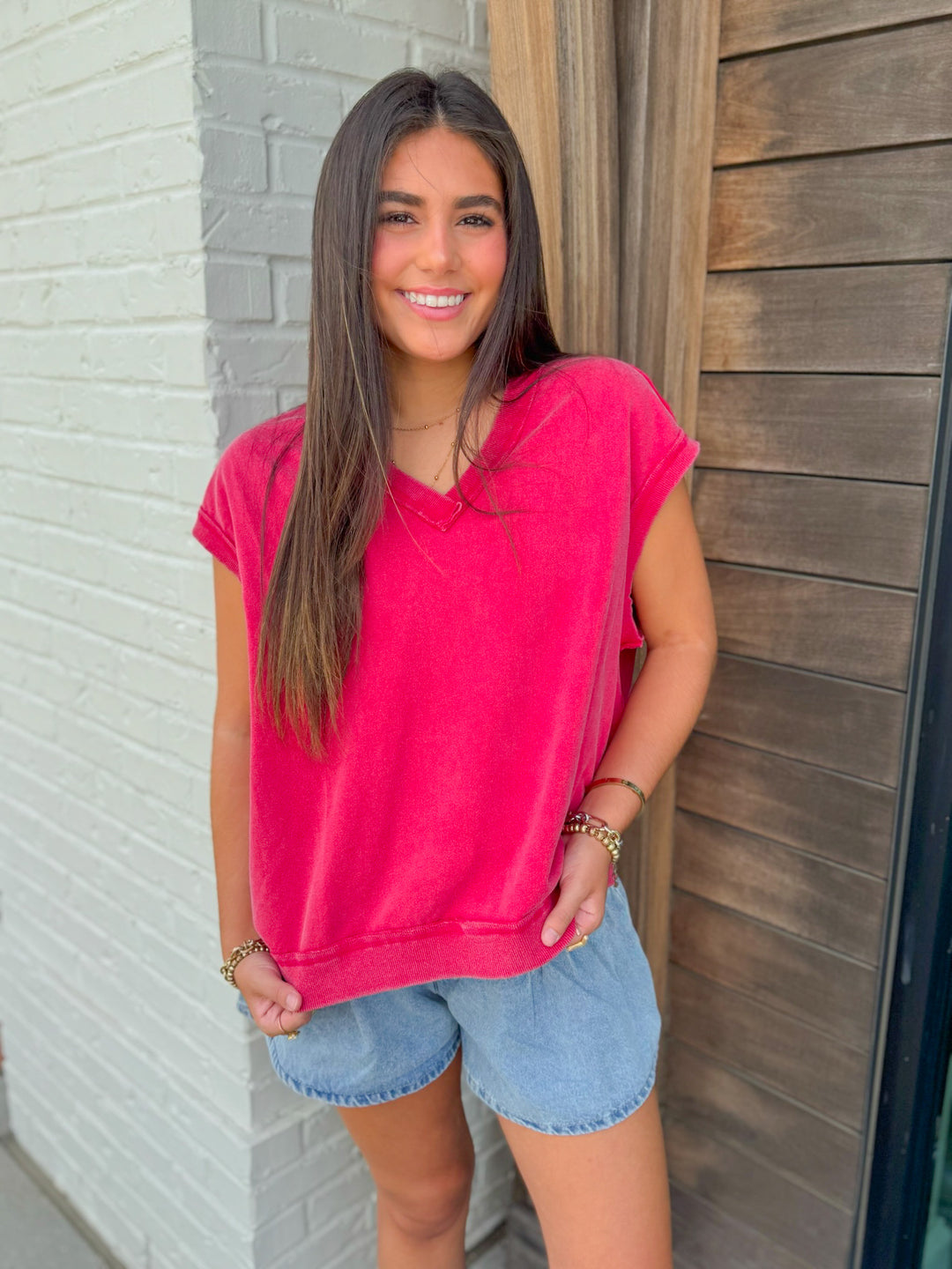 ON THE EDGE SLEEVELESS TEE