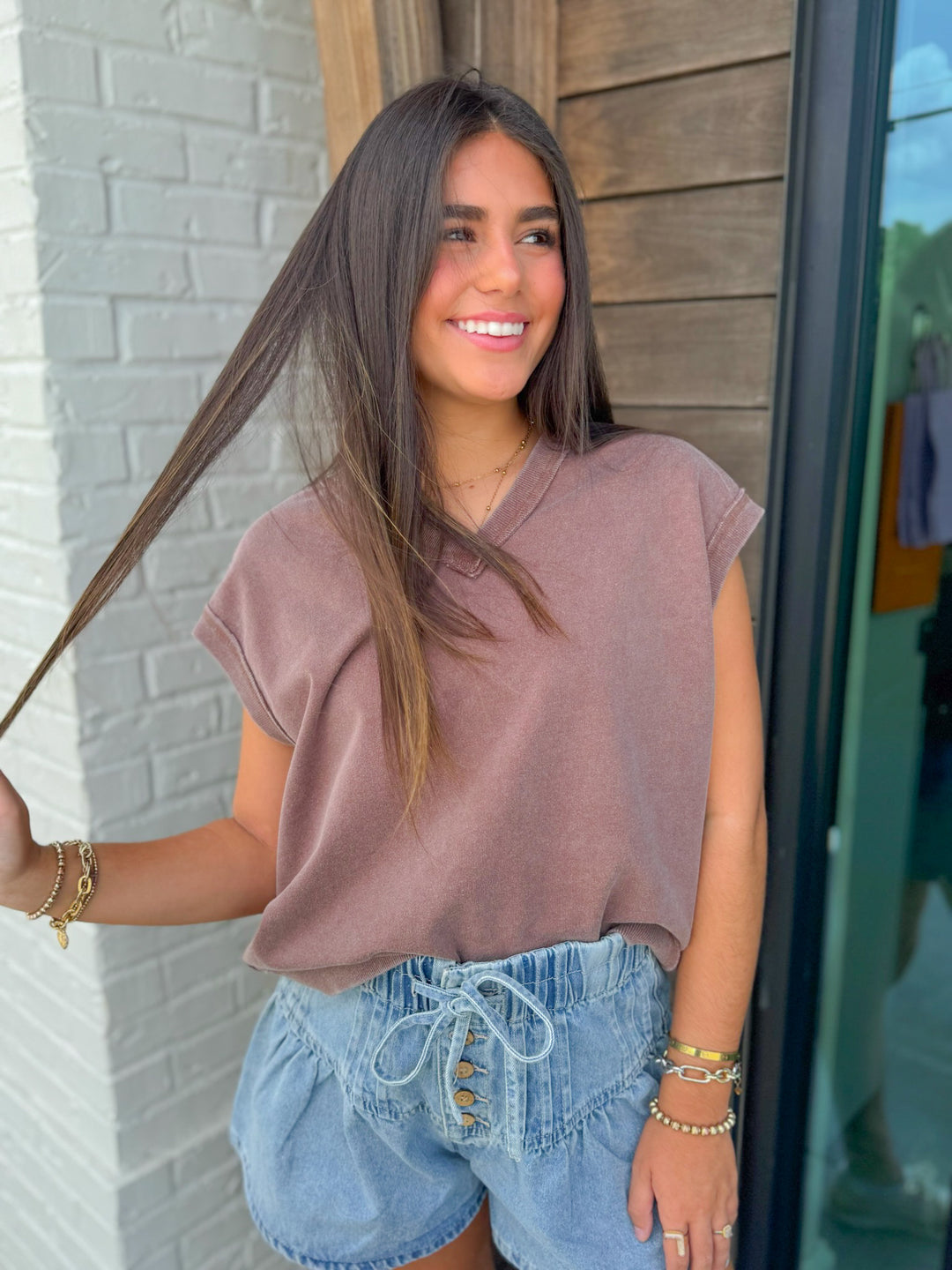 ON THE EDGE SLEEVELESS TEE