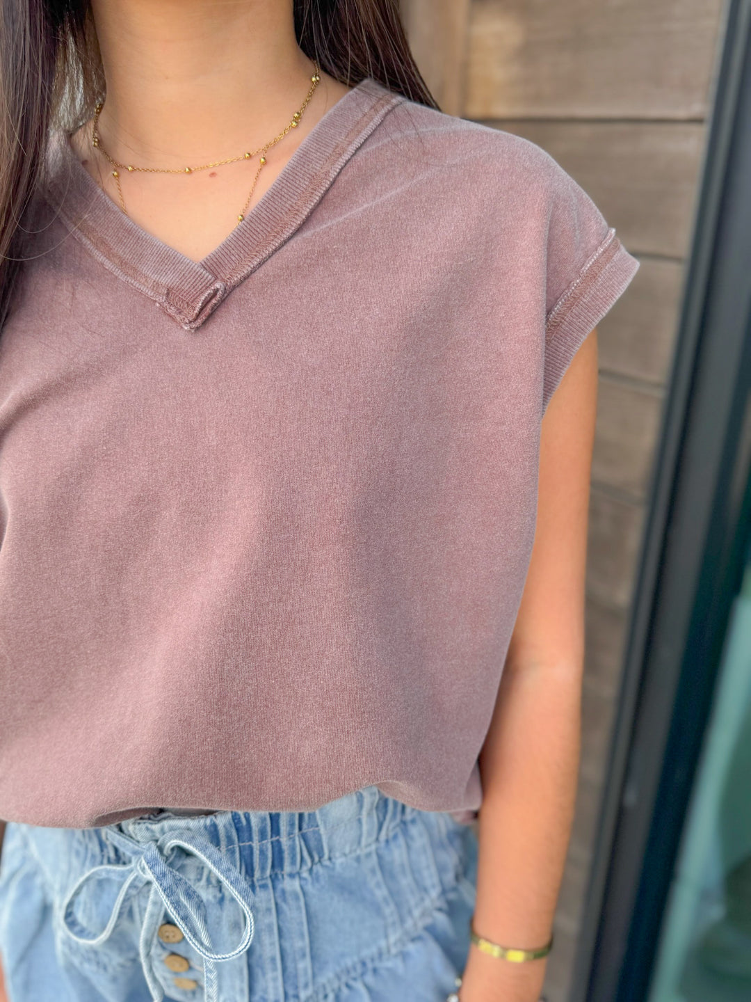 ON THE EDGE SLEEVELESS TEE