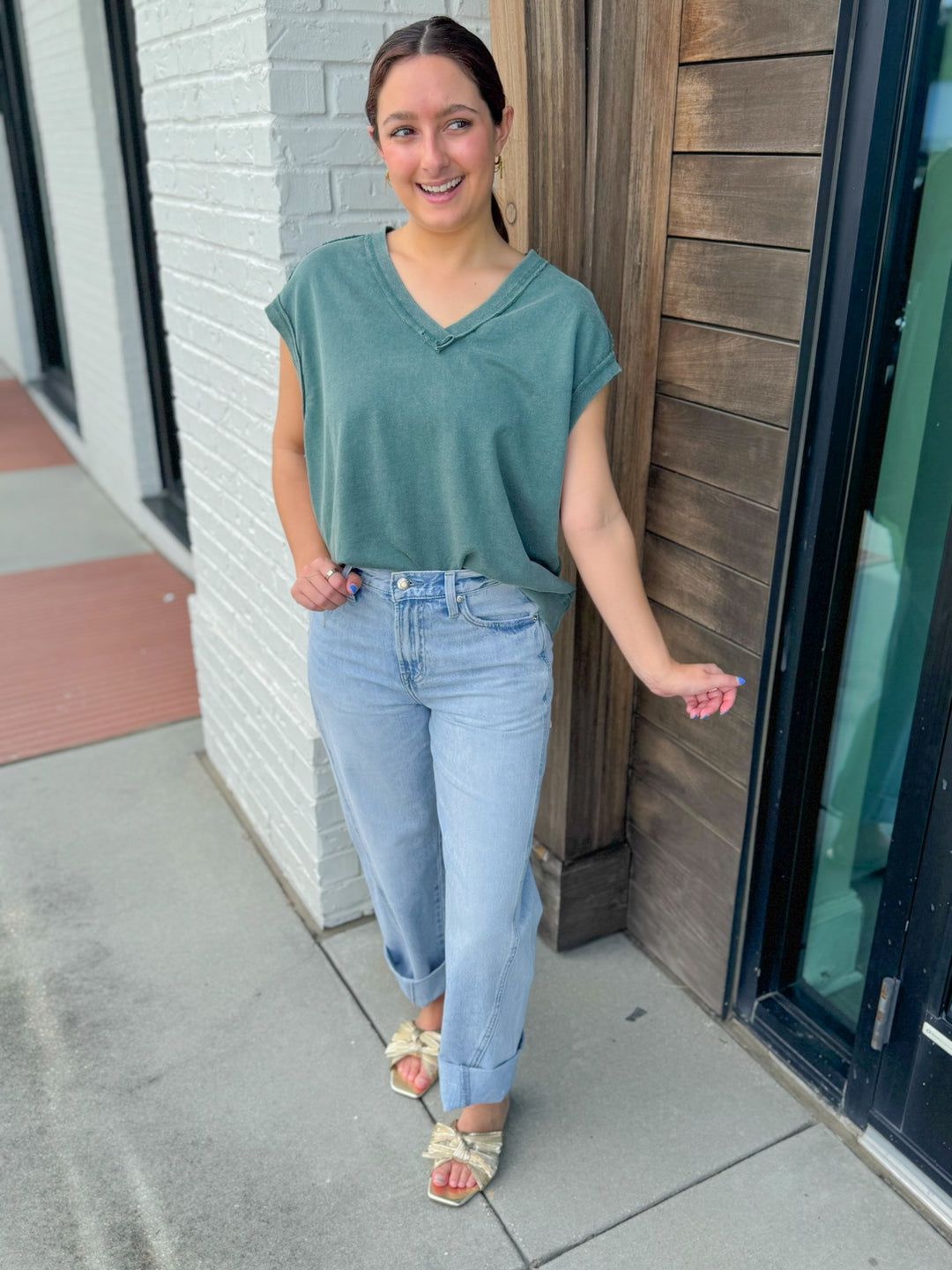 ON THE EDGE SLEEVELESS TEE