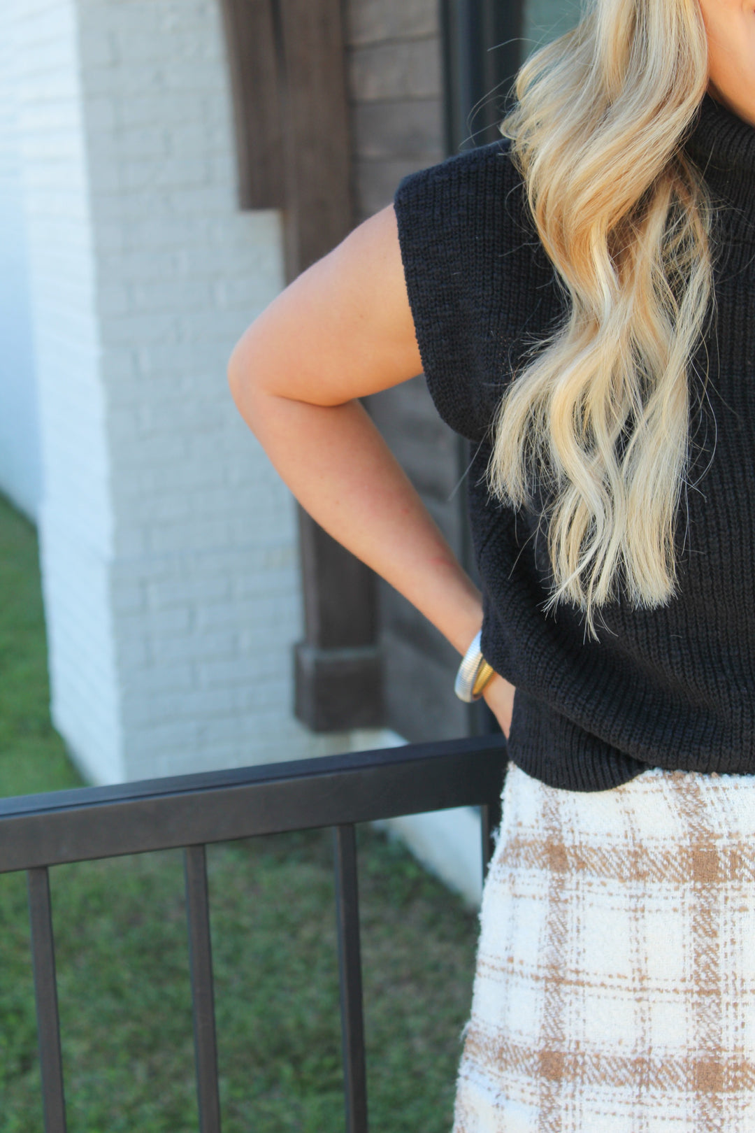 THE TAYLOR STRUCTURED CAP SLEEVE TURTLENECK TOP