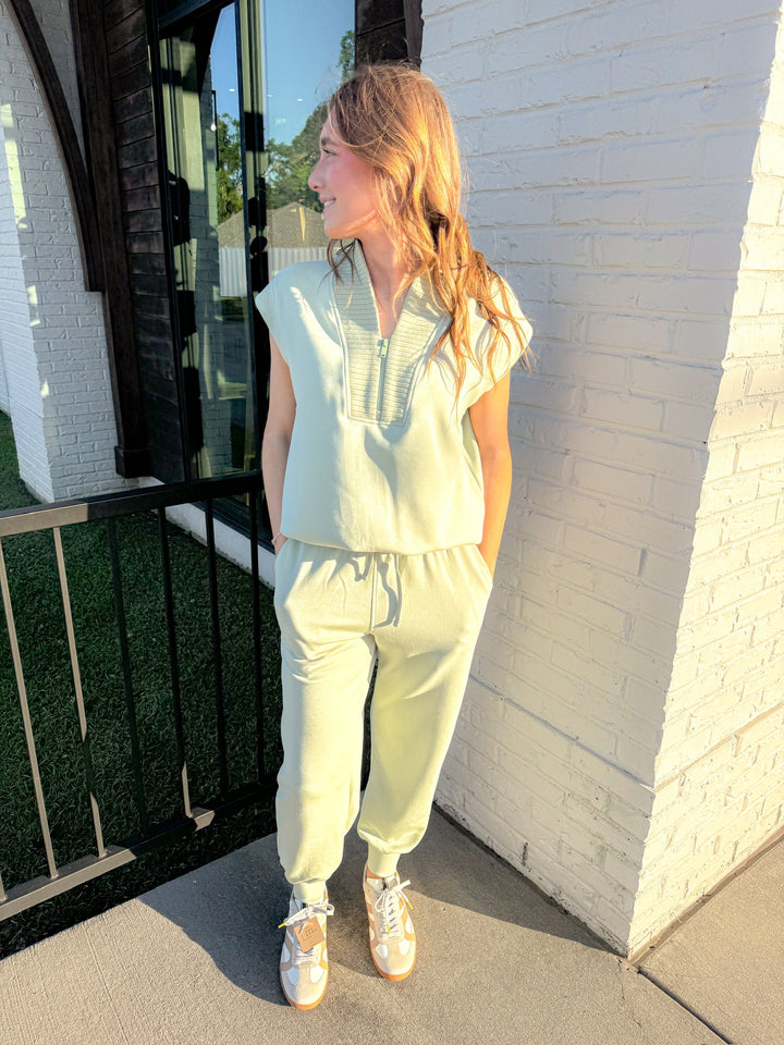 THE WEEKENDER SET TOP