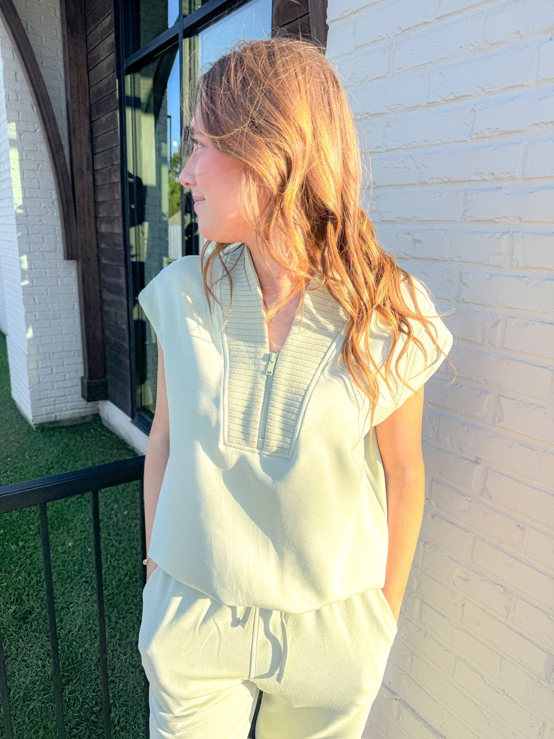 THE WEEKENDER SET TOP