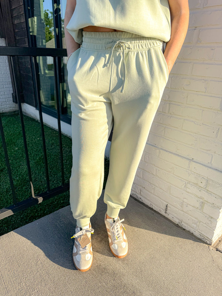 THE WEEKENDER SET JOGGERS