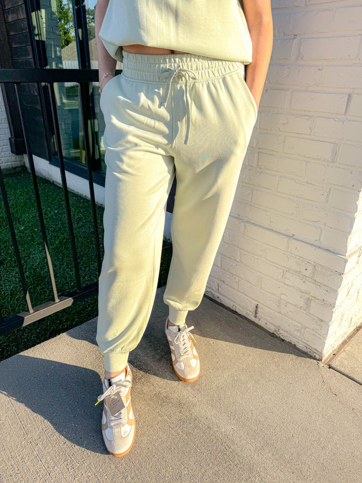 THE WEEKENDER SET JOGGERS