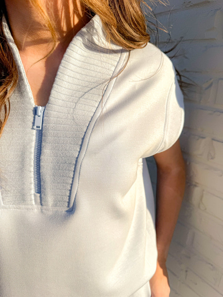 THE WEEKENDER SET TOP