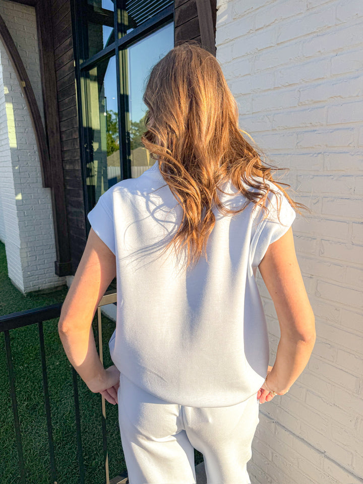 THE WEEKENDER SET TOP