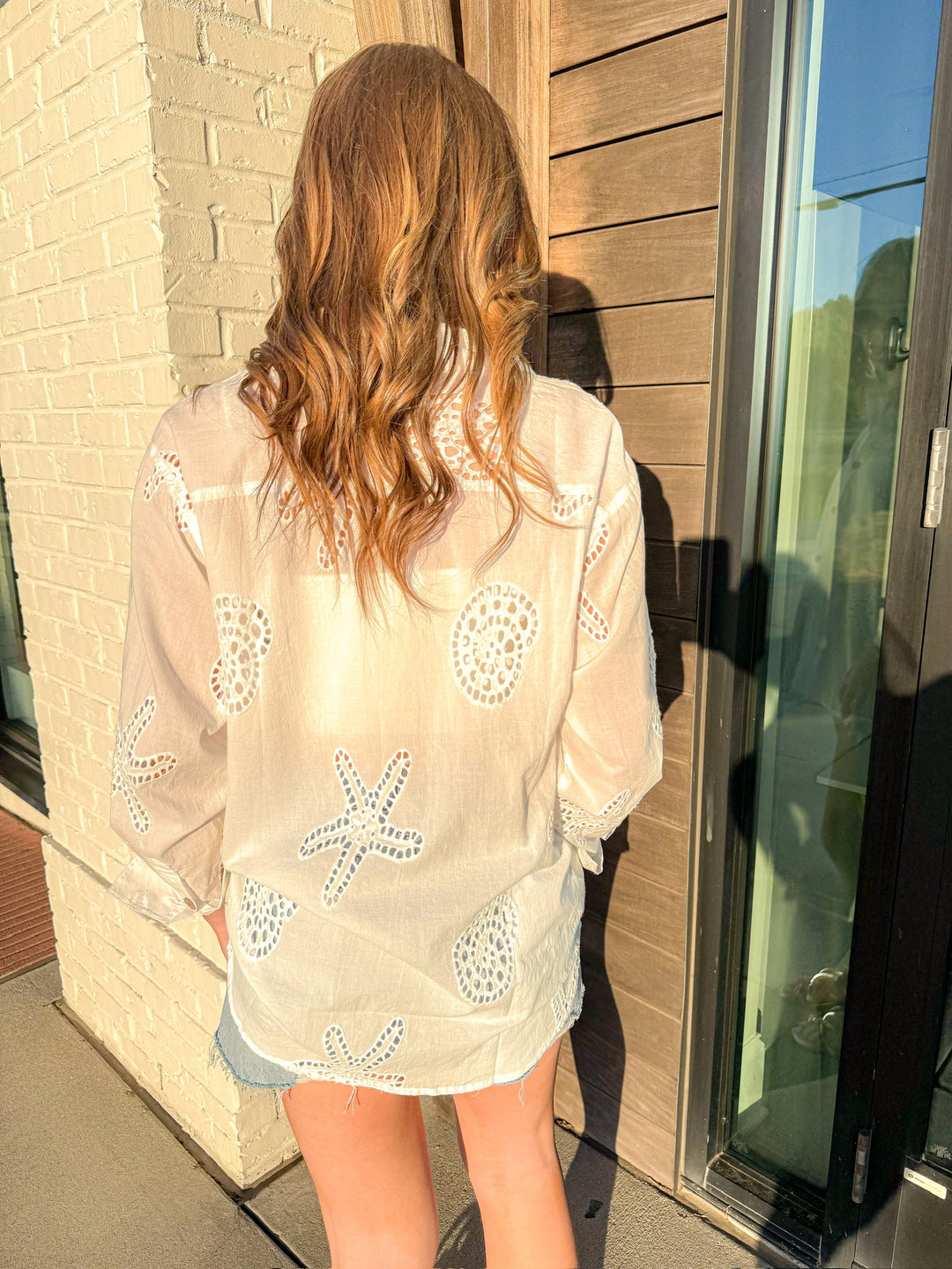 THE BEACH WALK BUTTON UP