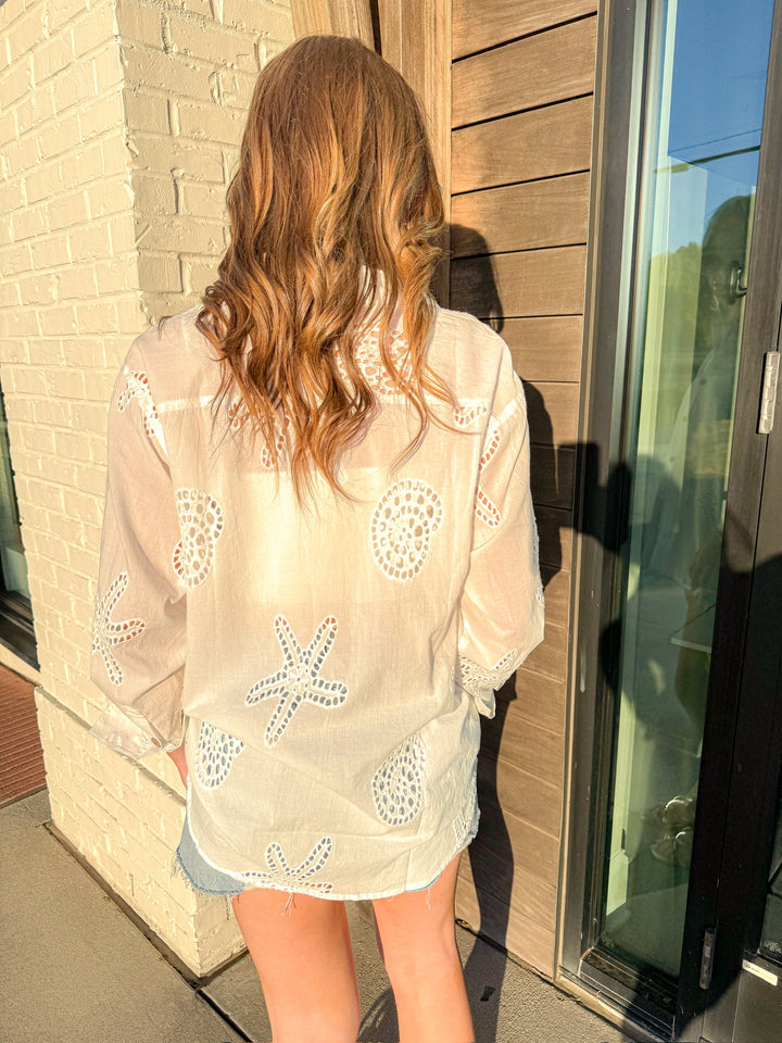 THE BEACH WALK BUTTON UP