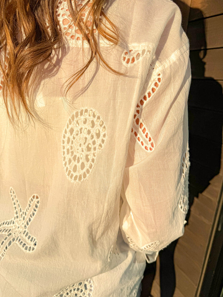 THE BEACH WALK BUTTON UP