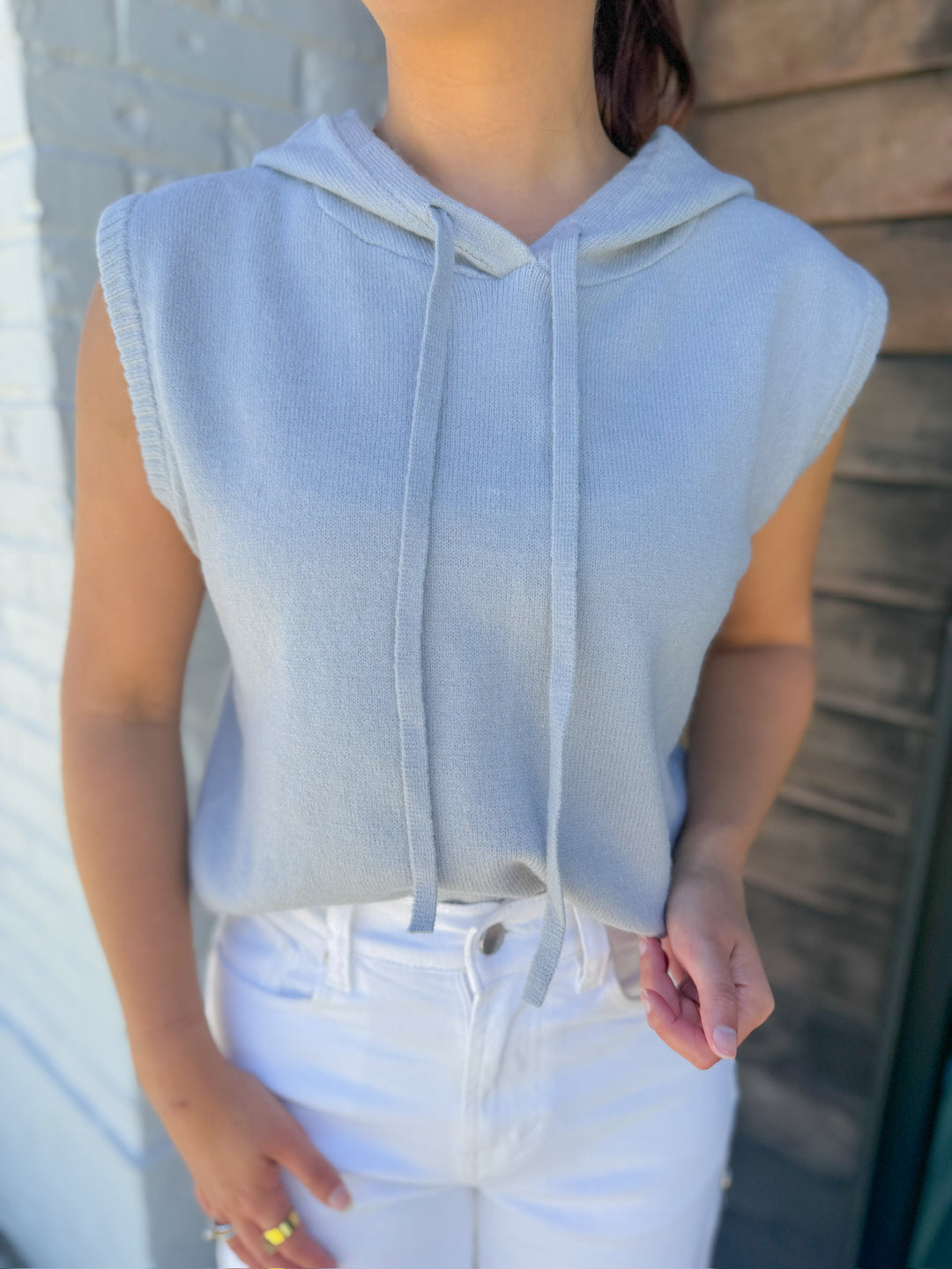 MISTY KNIT SLEEVELESS SWEATER HOODED VEST