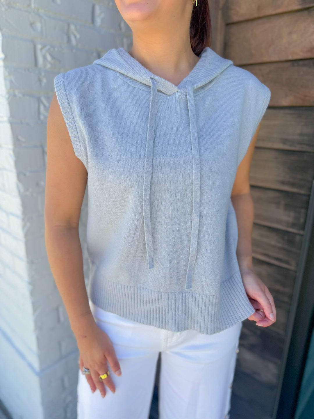 MISTY KNIT SLEEVELESS SWEATER HOODED VEST