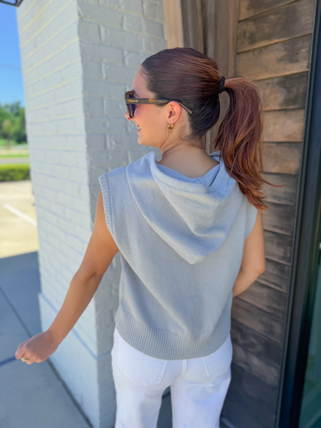 MISTY KNIT SLEEVELESS SWEATER HOODED VEST