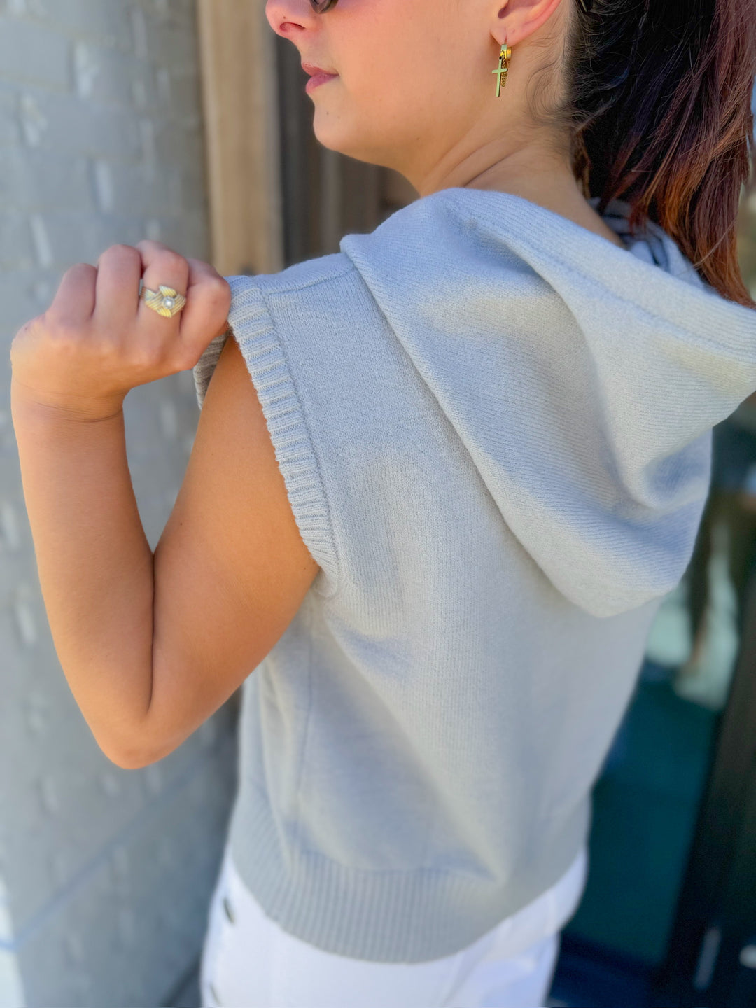 MISTY KNIT SLEEVELESS SWEATER HOODED VEST