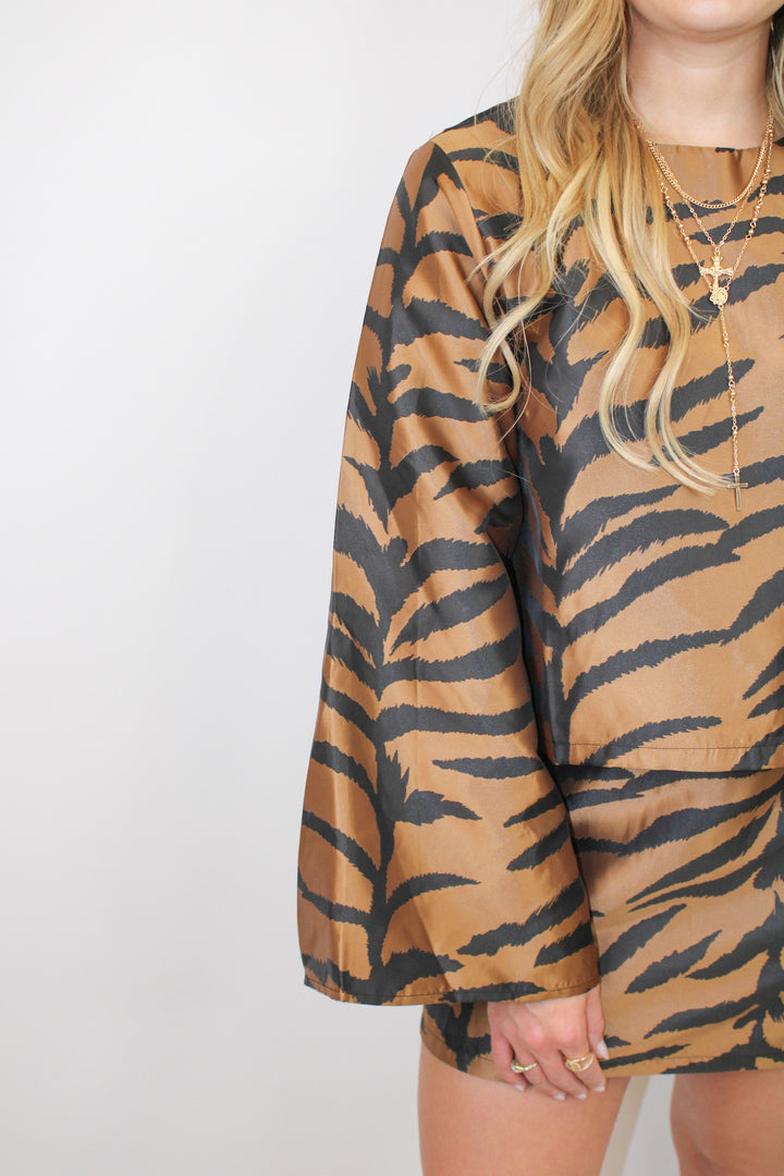 TIGER TERRITORY PRINTED SET TOP