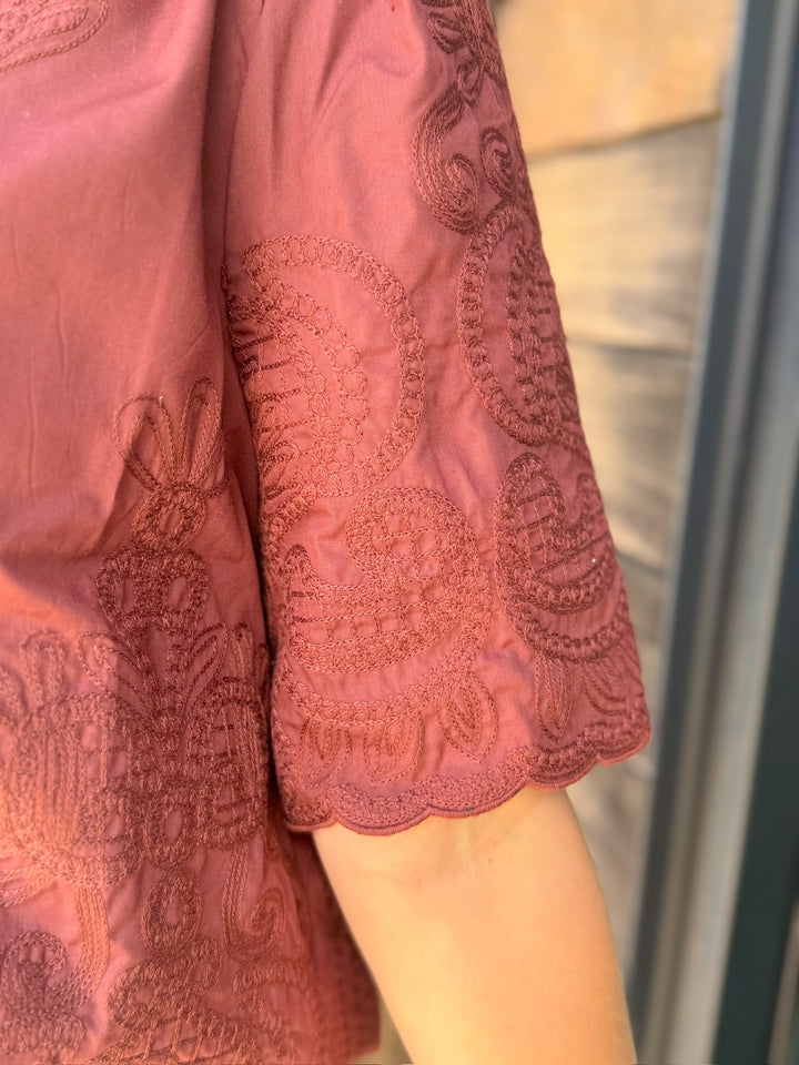 MAPLE EMBROIDERED BLOUSE