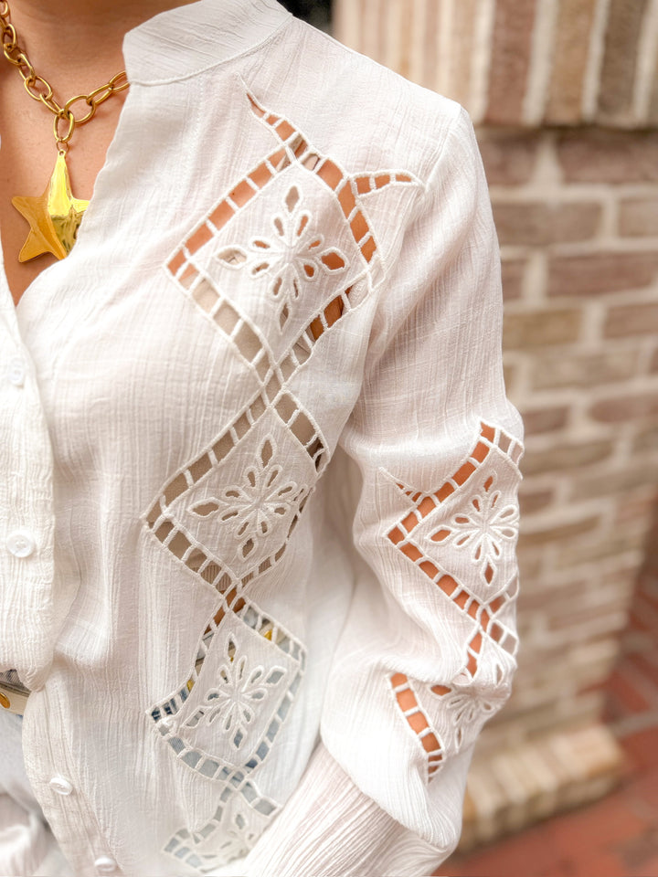 ELOISE EMBROIDERED TOP